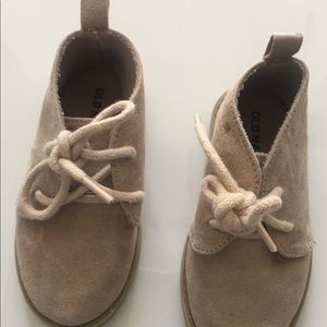 Old navy shoes boys 5